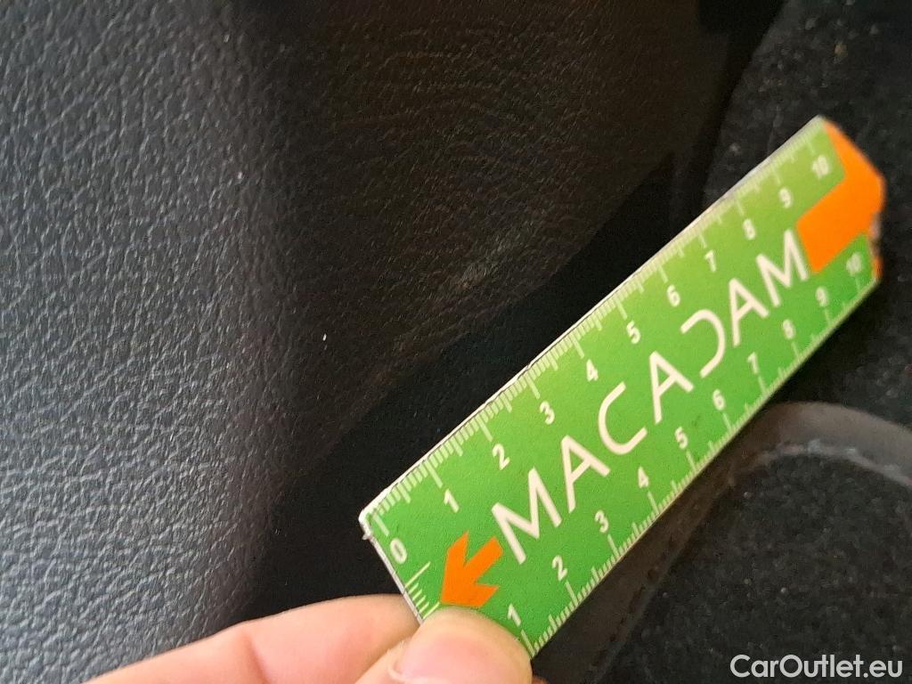  Mercedes  G-Klasee MERCEDES-BENZ GLE / 2019 / 5P / SUV GLE 350 e 4MATIC AMG Line #51