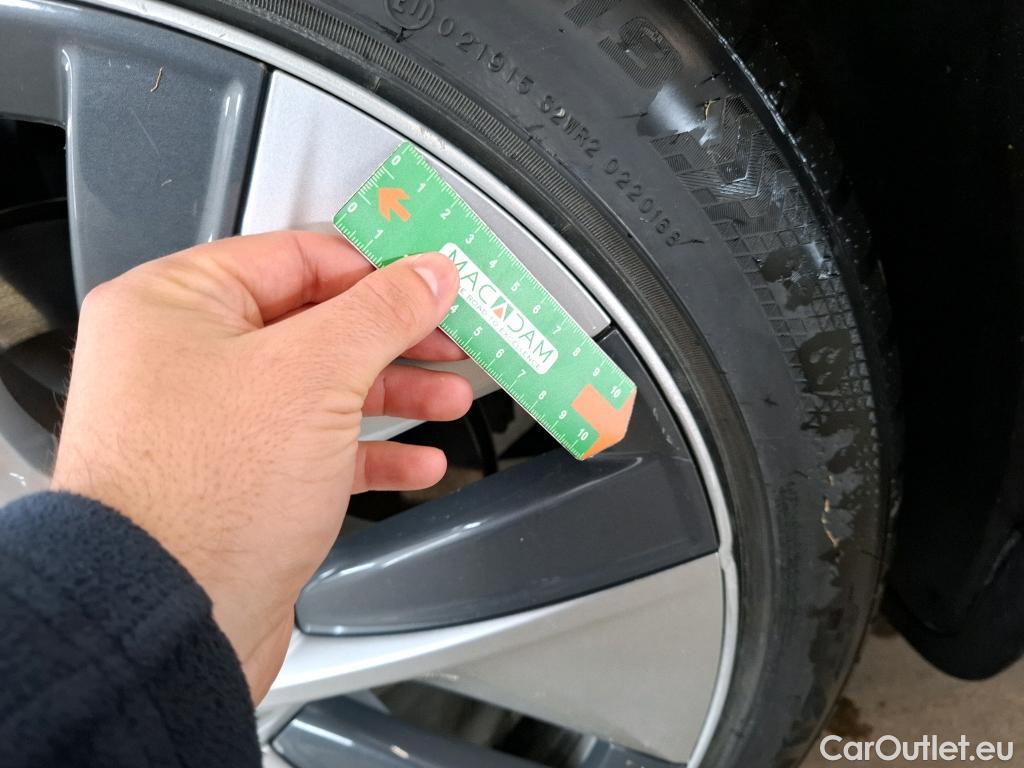  Tesla  Model Y TESLA  / 2020 / 5P / SUV Long Range Dual Motor AWD #4