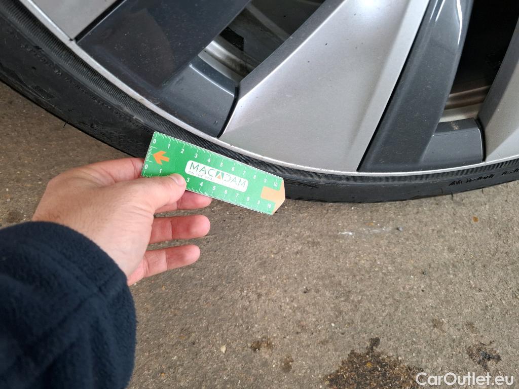  Tesla  Model Y TESLA  / 2020 / 5P / SUV Long Range Dual Motor AWD #9