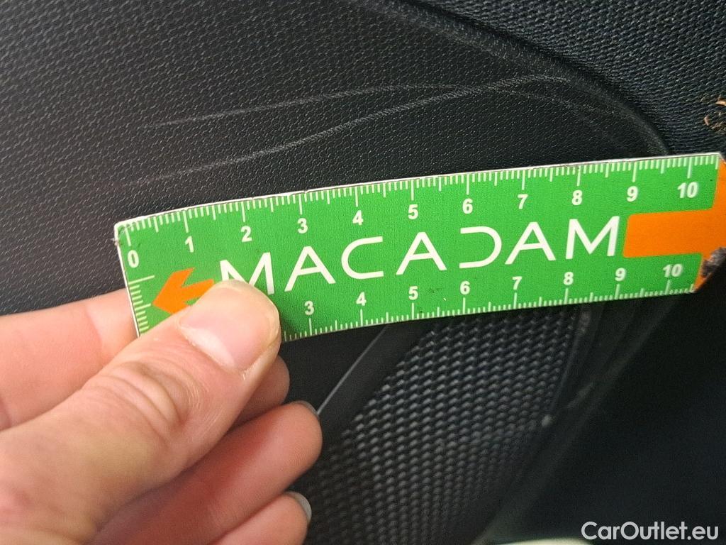  Mercedes  G-Klasee MERCEDES-BENZ GLE / 2019 / 5P / SUV GLE 350 e 4MATIC AMG Line #71