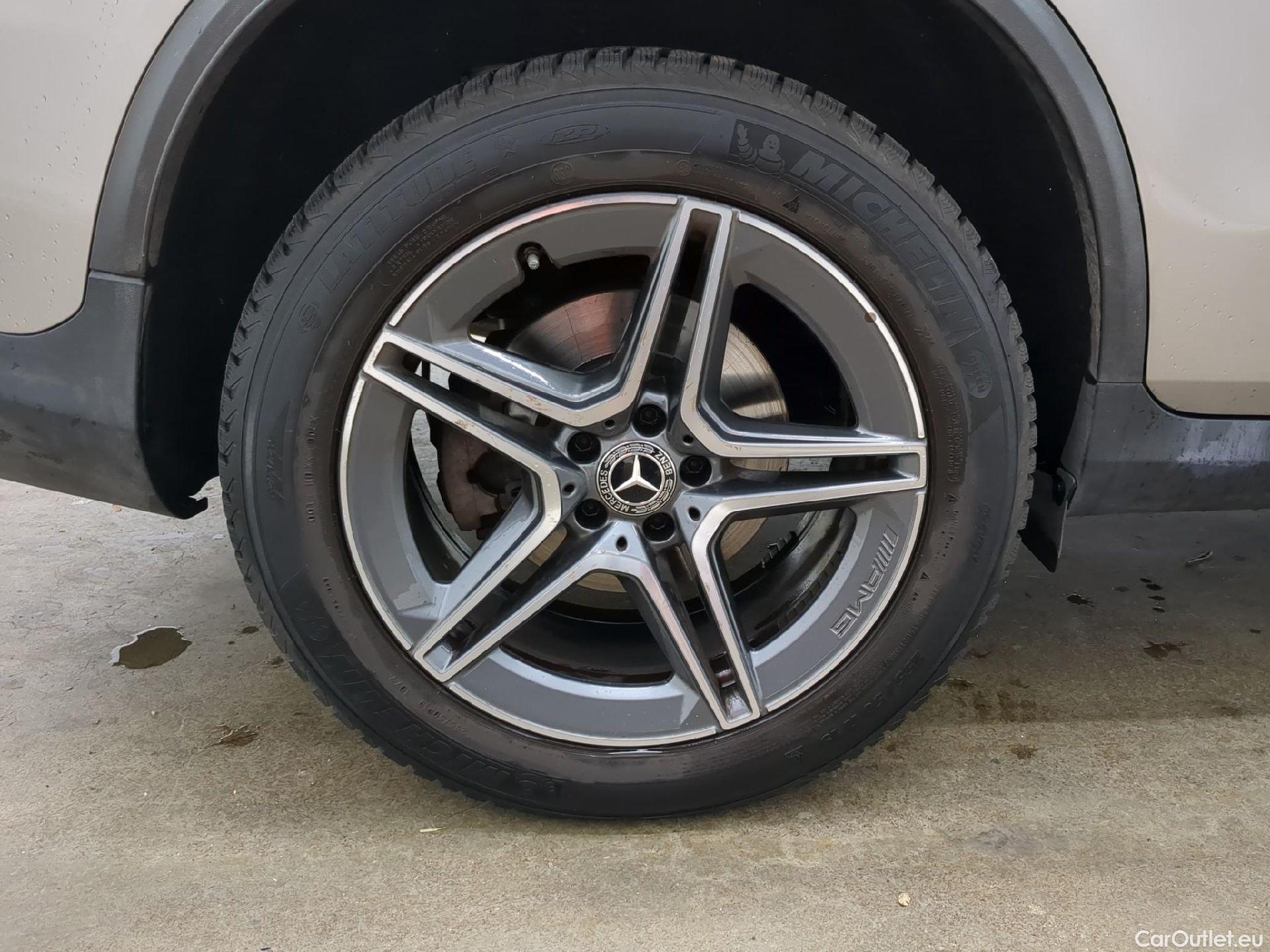  Mercedes  G-Klasee MERCEDES-BENZ GLC Coupe / 2019 / 5P / Coupé GLC 300 e Business Line 4Matic #7