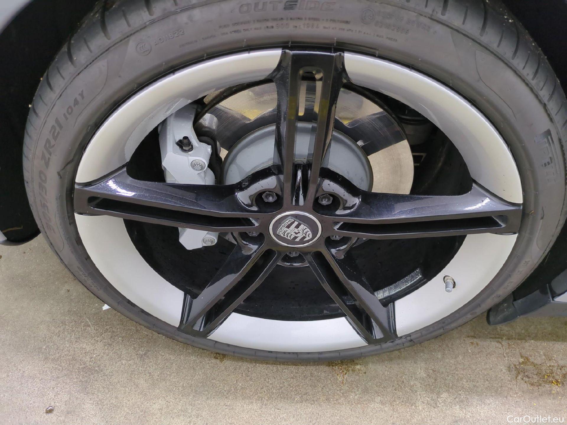  Porsche  Taycan  79kWh BVA #8