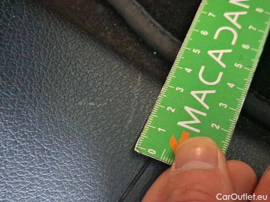  Mercedes  G-Klasee MERCEDES-BENZ GLE / 2019 / 5P / SUV GLE 350 e 4MATIC AMG Line #49