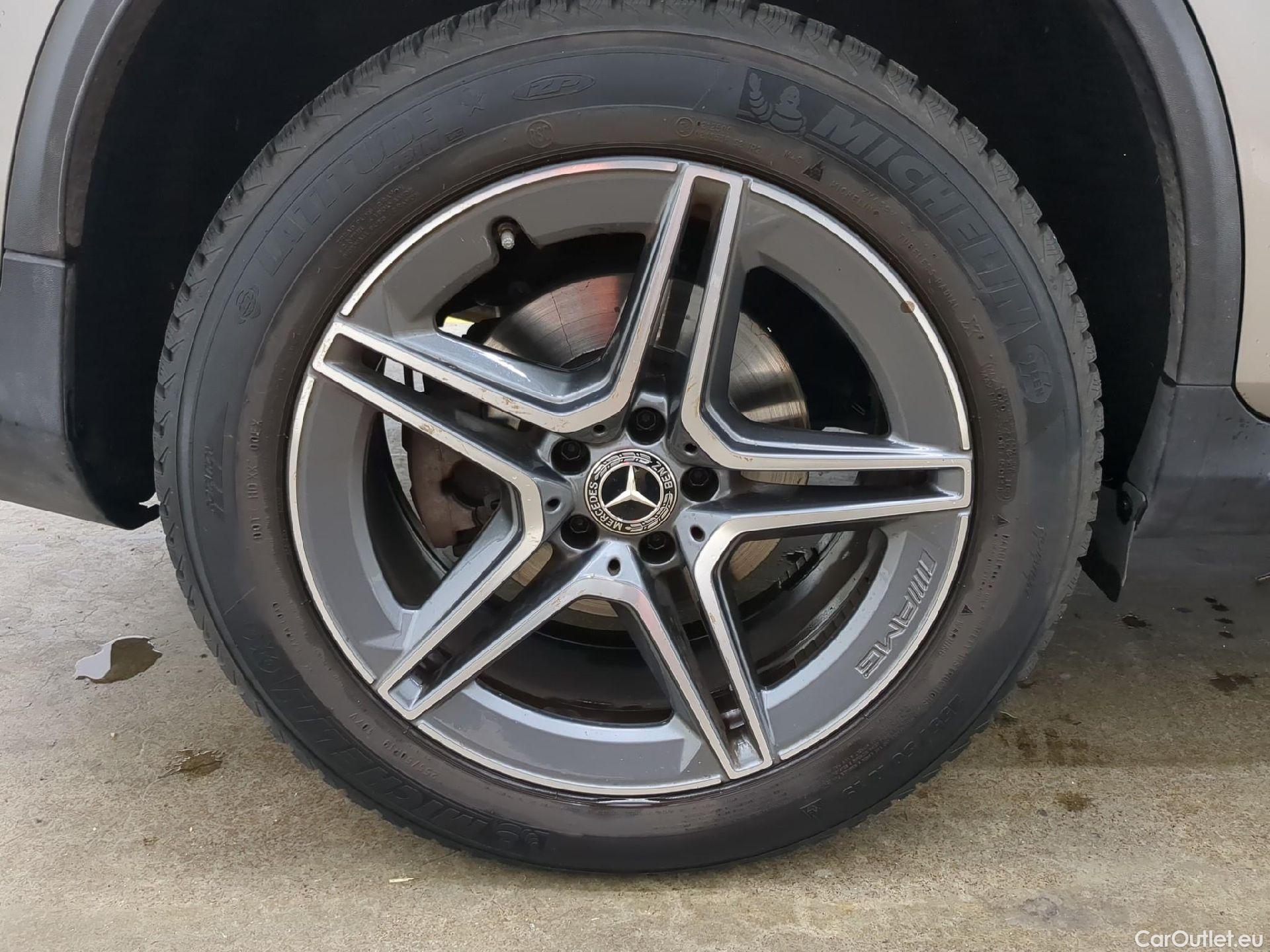  Mercedes  G-Klasee MERCEDES-BENZ GLC Coupe / 2019 / 5P / Coupé GLC 300 e Business Line 4Matic #26