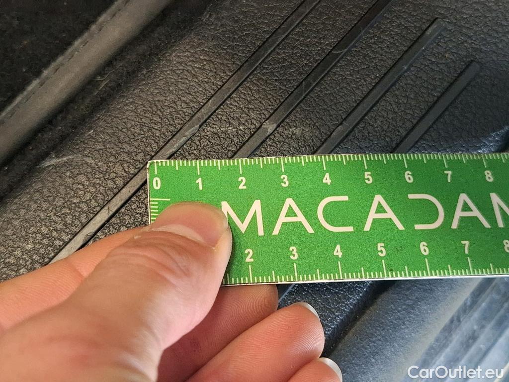  Mercedes  G-Klasee MERCEDES-BENZ GLE / 2019 / 5P / SUV GLE 350 e 4MATIC AMG Line #53