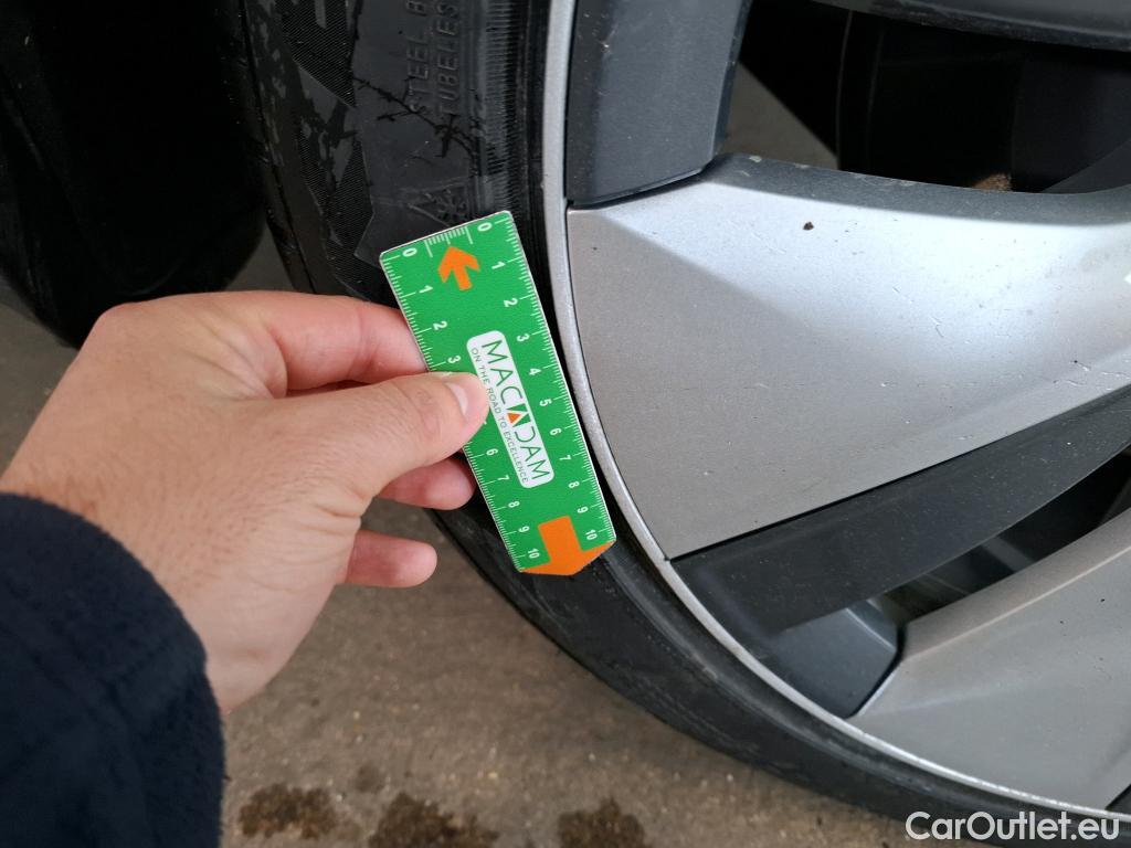  Tesla  Model Y TESLA  / 2020 / 5P / SUV Long Range Dual Motor AWD #8