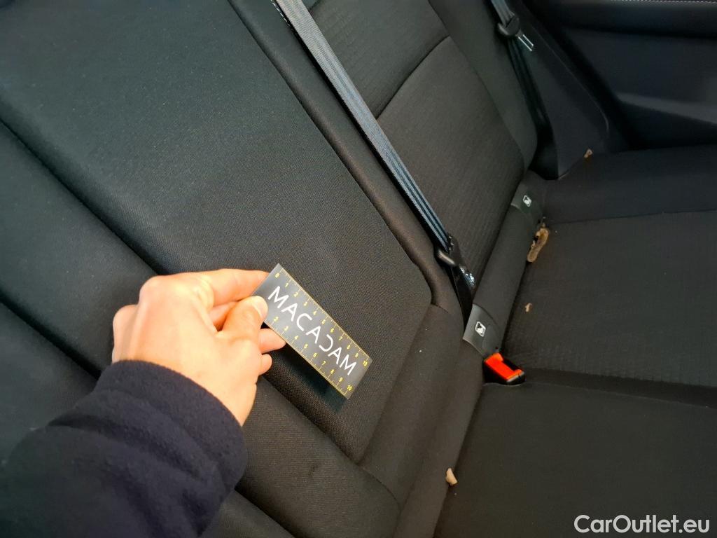  Nissan  Qashqai NISSAN  / 2021 / 5P / Crossover 1.3 MHEV 140 N-Connecta #4