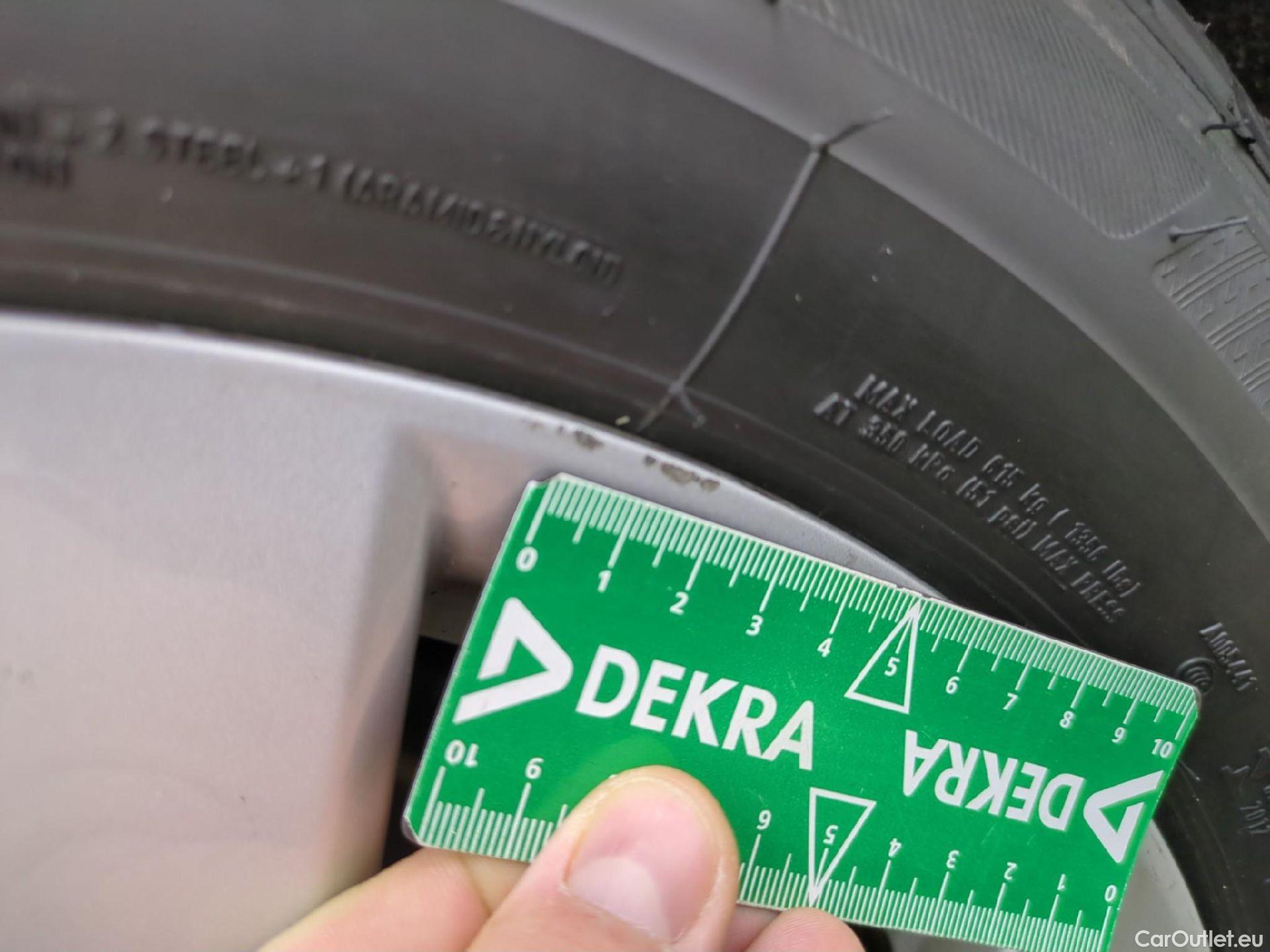  Toyota  Corolla TOYOTA  Touring Sports / 2018 / 5P / Break Hybride 122h Dynamic Business Beyond Zer #9