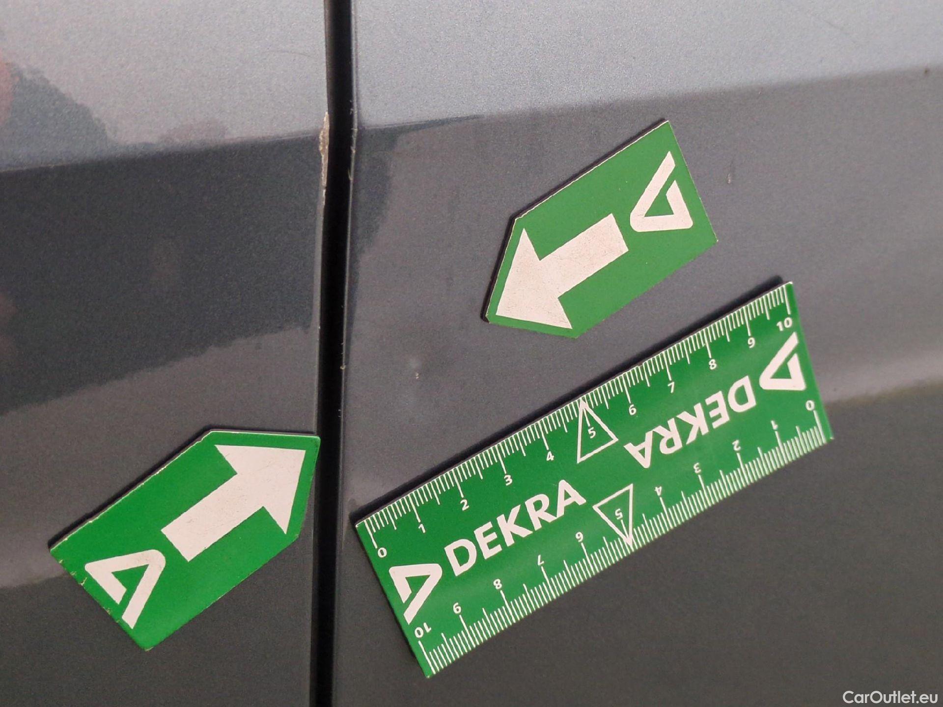  KIA  Sportage KIA  / 2021 / 5P / SUV 1.6 T-GDI 265 PHEV AUTO 4WD ACTIVE #8