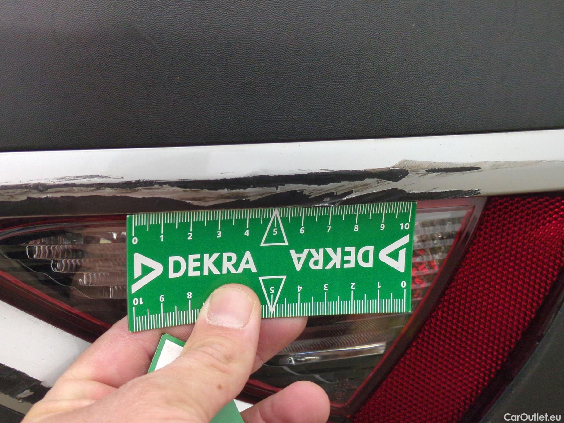  KIA  Sportage KIA  / 2021 / 5P / SUV 1.6 T-GDI 265 PHEV AUTO 4WD ACTIVE #15