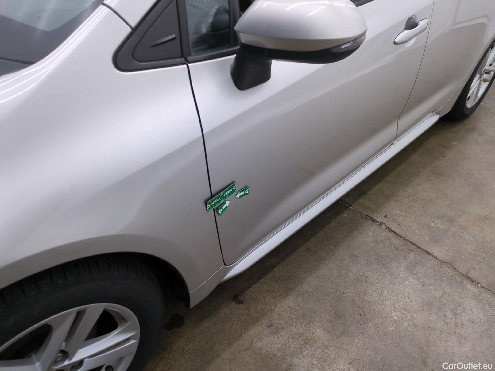  Toyota  Corolla TOYOTA  Touring Sports / 2018 / 5P / Break Hybride 122h Dynamic Business Beyond Zer #25