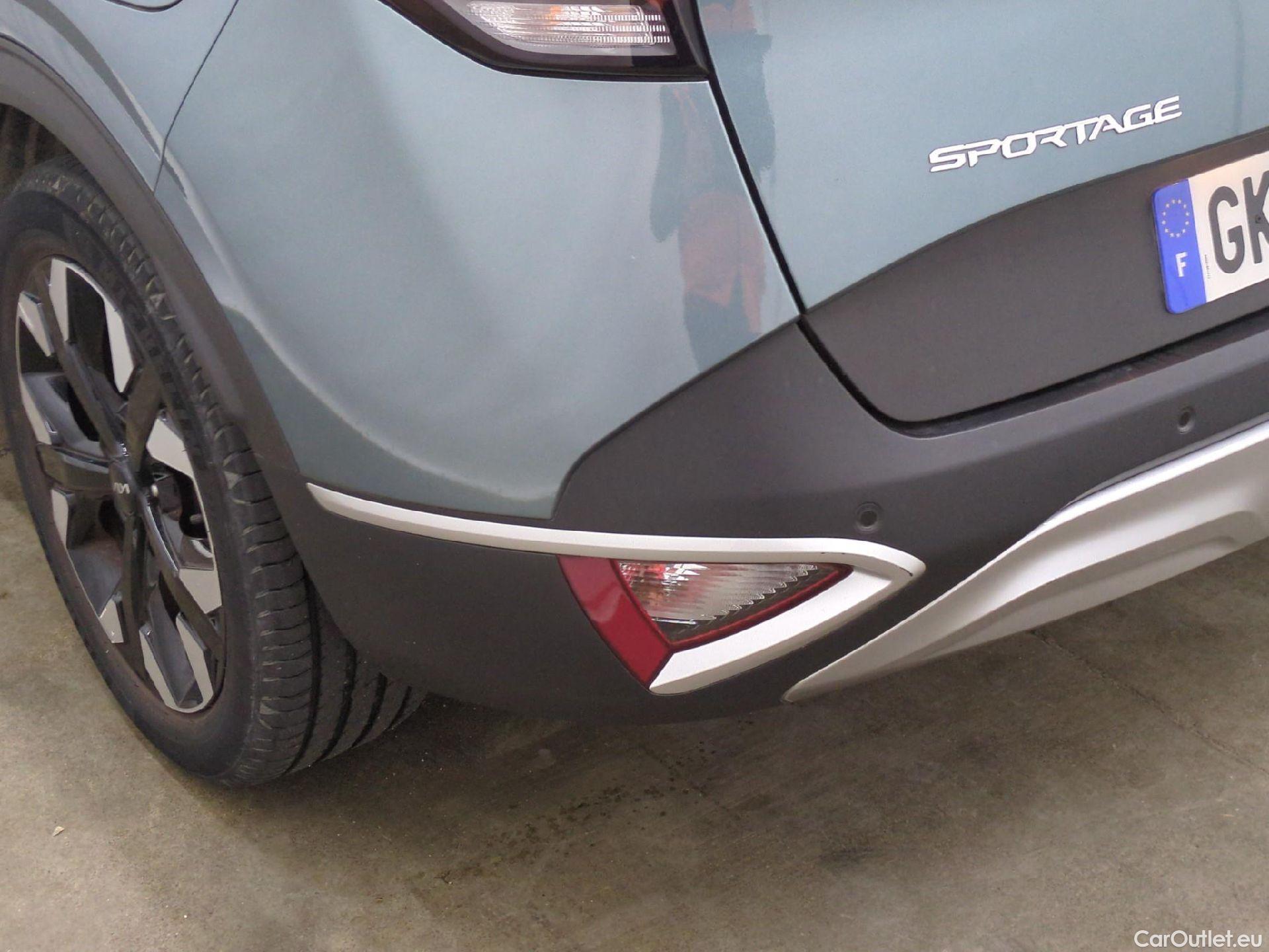  KIA  Sportage KIA  / 2021 / 5P / SUV 1.6 T-GDI 265 PHEV AUTO 4WD ACTIVE #10