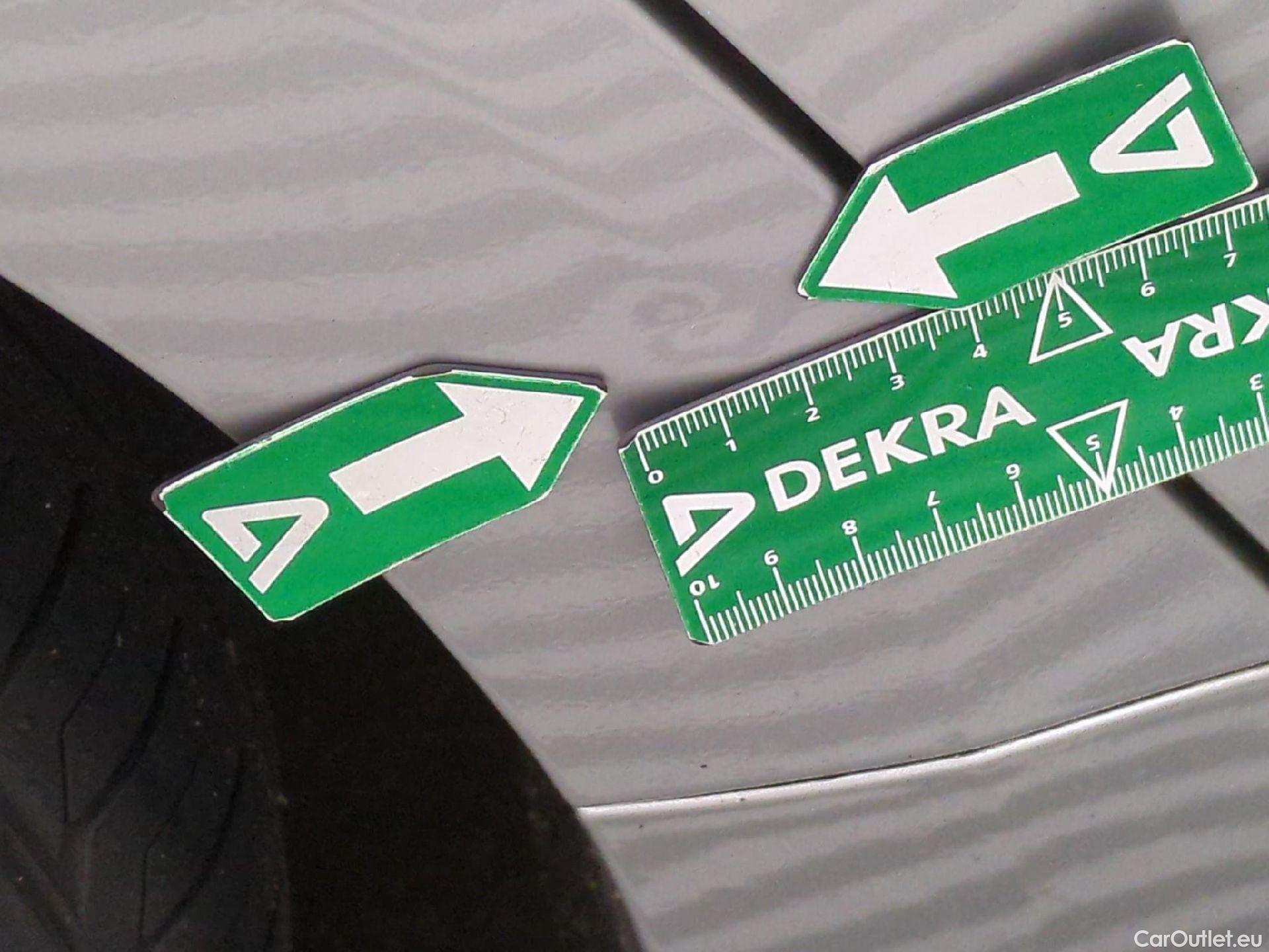  Toyota  Corolla TOYOTA  Touring Sports / 2018 / 5P / Break Hybride 122h Dynamic Business Beyond Zer #12