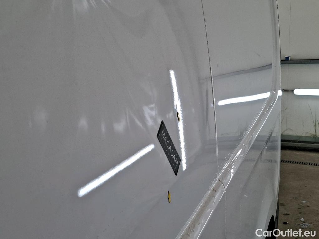  Renault  Trafic  III Fourgon L2H1 3T Confort 2.0 dCi 130CV BVM6 E6d #13