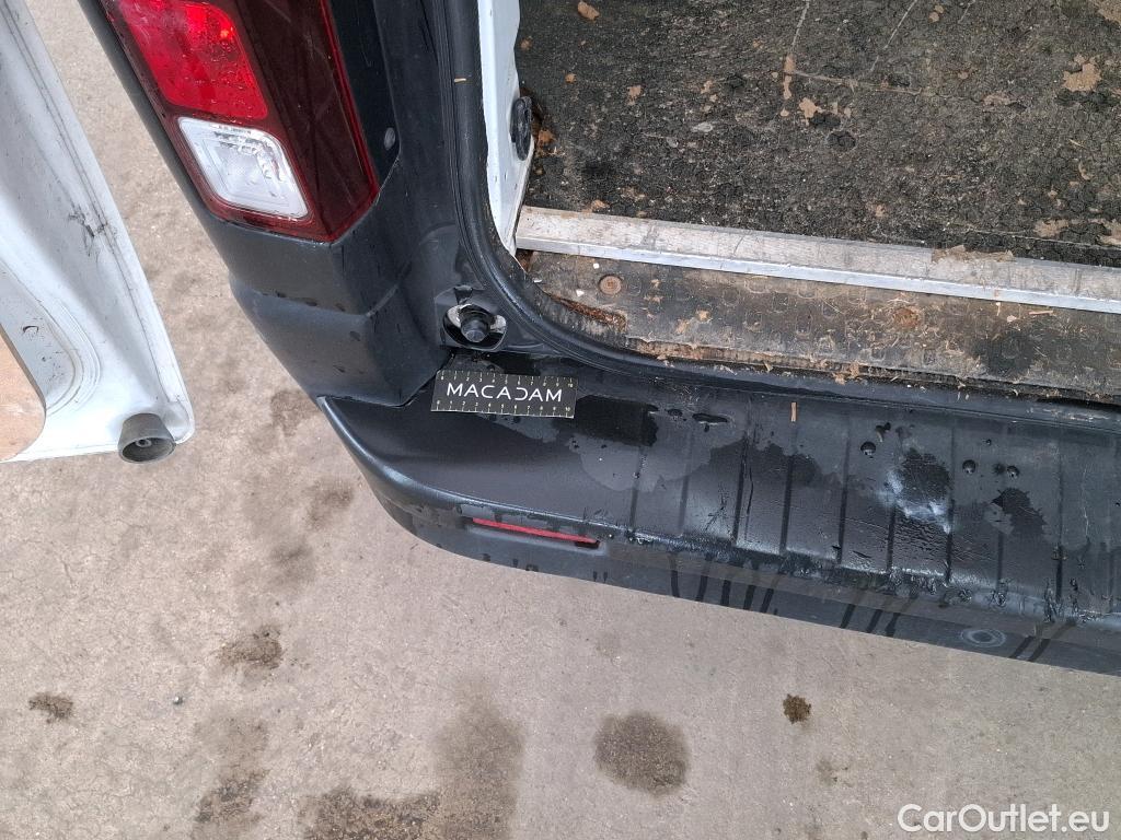  Renault  Trafic  III Fourgon L2H1 3T Confort 2.0 dCi 130CV BVM6 E6d #27