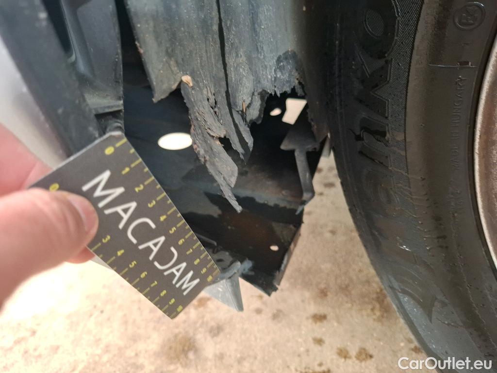  Renault  Trafic  III Fourgon L2H1 3T Confort 2.0 dCi 130CV BVM6 E6d #56