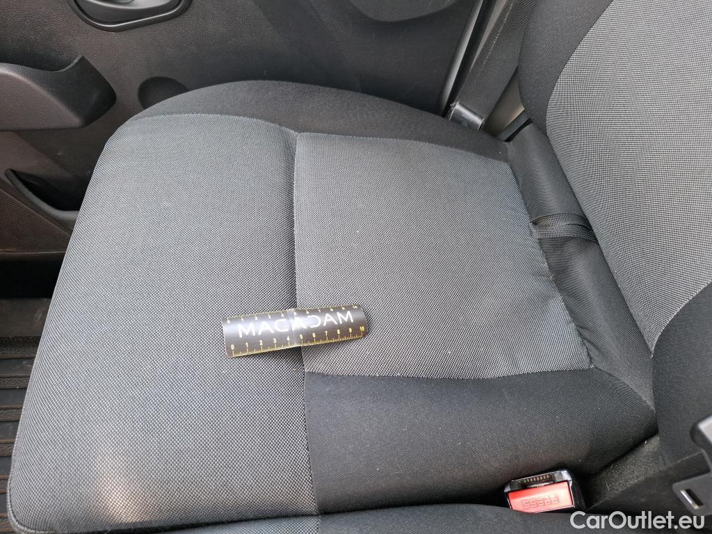  Renault  Master  III Fourgon L3H2 3 5 Grand Confort dCi 135CV BVM6 7 Sieges E6dT #83