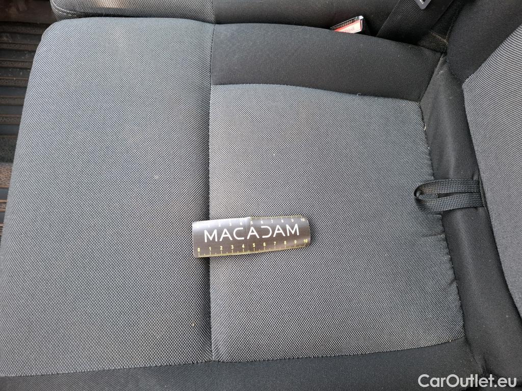  Renault  Master  III Fourgon L3H2 3 5 Grand Confort dCi 135CV BVM6 7 Sieges E6dT #82