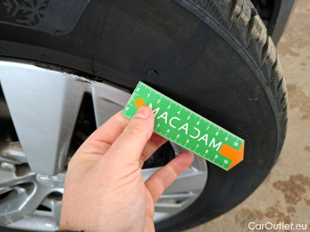  Peugeot  5008  Active Pack 1.2 PureTech 130CV BVA8 7 Sieges E6d #8