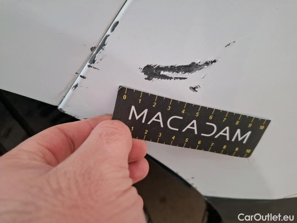  Renault  Trafic  III Fourgon L2H1 3T Confort 2.0 dCi 130CV BVM6 E6d #46