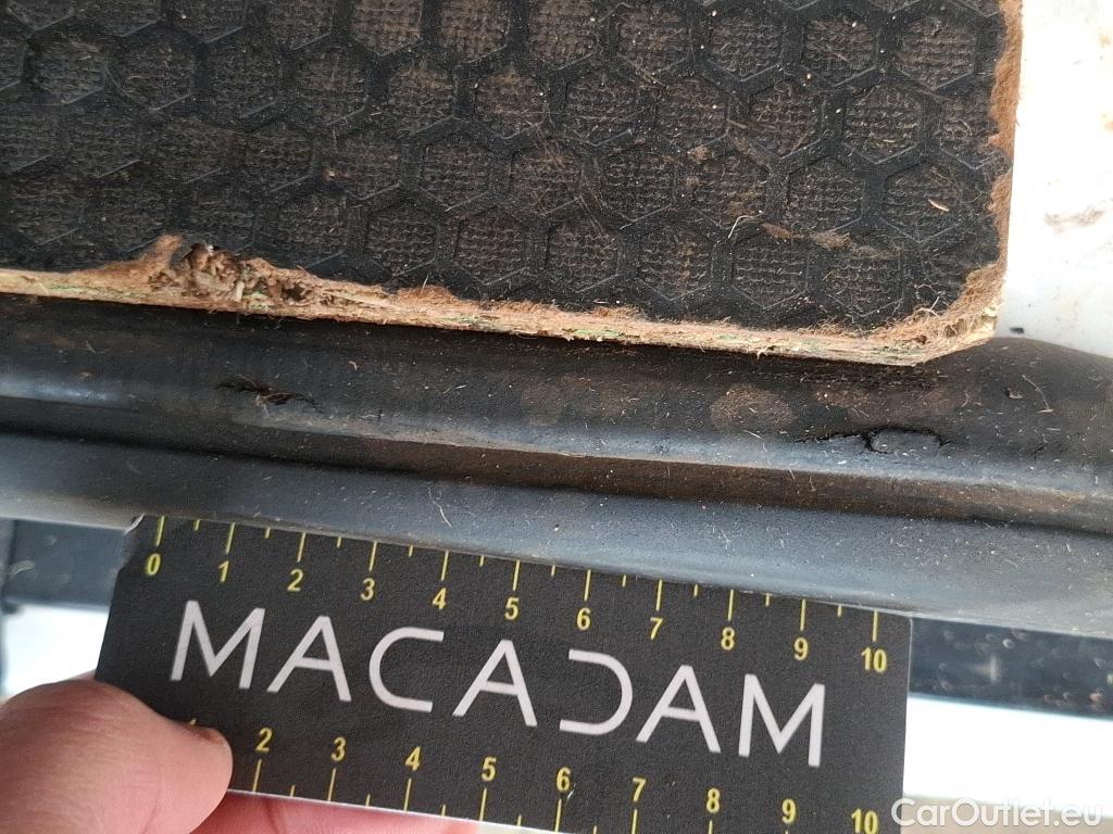  Renault  Trafic  III Fourgon L2H1 3T Confort 2.0 dCi 130CV BVM6 E6d #59