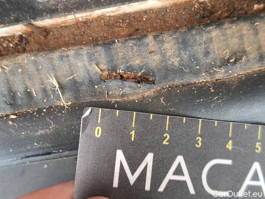  Renault  Trafic  III Fourgon L2H1 3T Confort 2.0 dCi 130CV BVM6 E6d #54