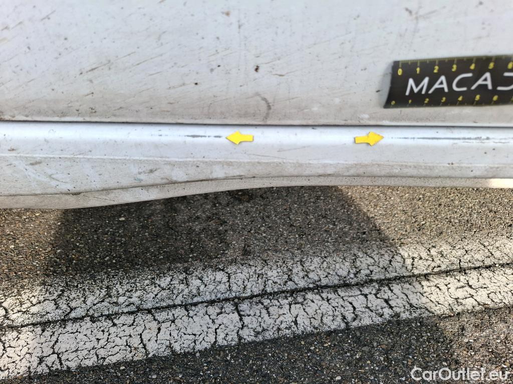  Renault  Master  III Fourgon L3H2 3 5 Grand Confort dCi 135CV BVM6 7 Sieges E6dT #102