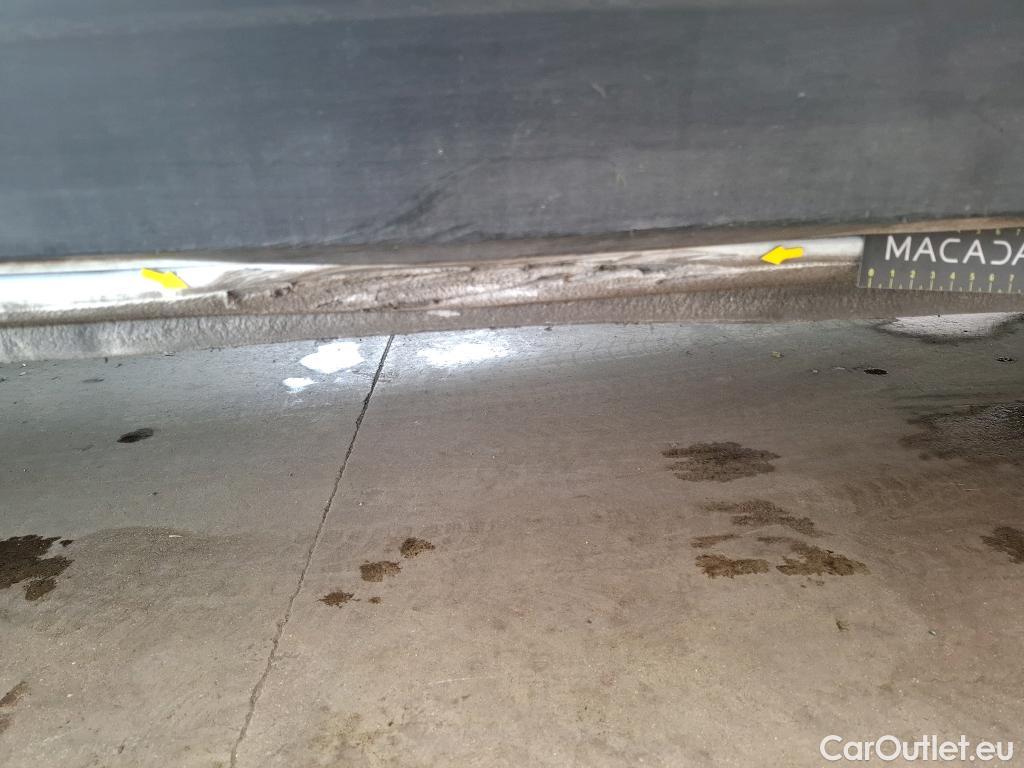  Renault  Trafic  III Fourgon L2H1 3T Confort 2.0 dCi 130CV BVM6 E6d #32