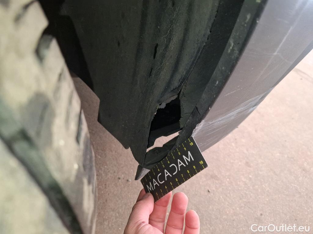  Renault  Trafic  III Fourgon L2H1 3T Confort 2.0 dCi 130CV BVM6 E6d #52