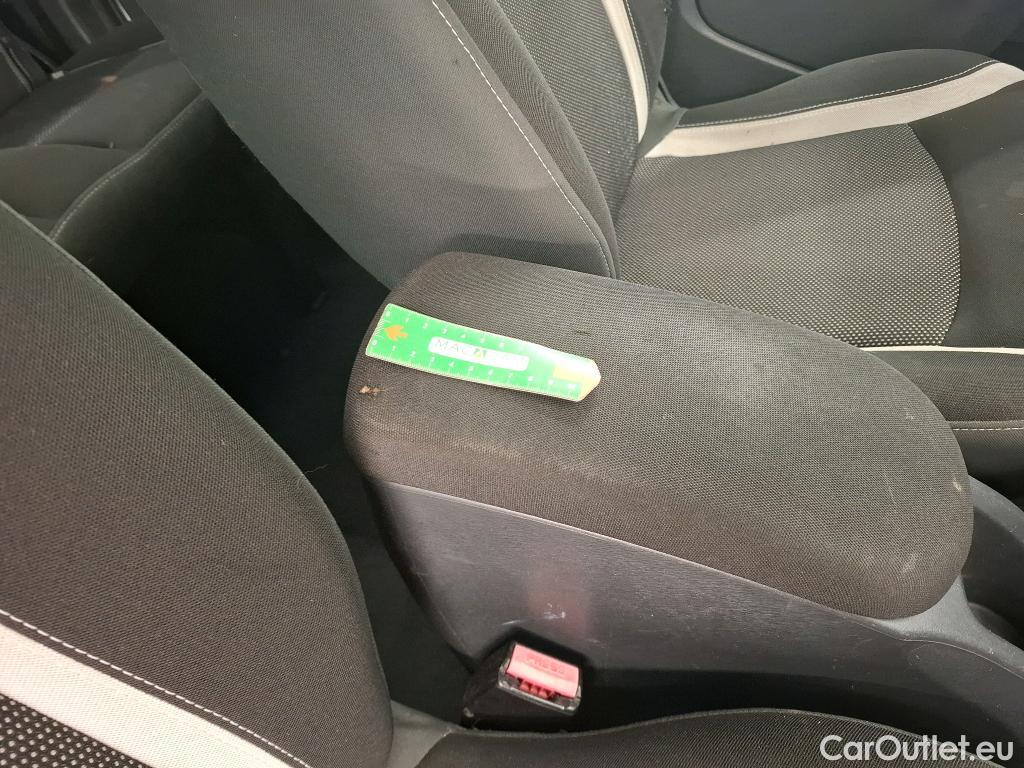  Renault  Kangoo RENAULT  5p MP Zen dCi 90 5P #26