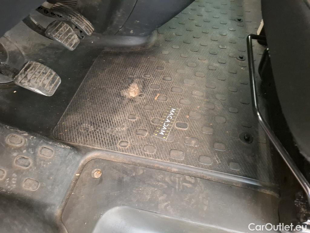  Renault  Trafic  III Fourgon L2H1 3T Confort 2.0 dCi 130CV BVM6 E6d #61