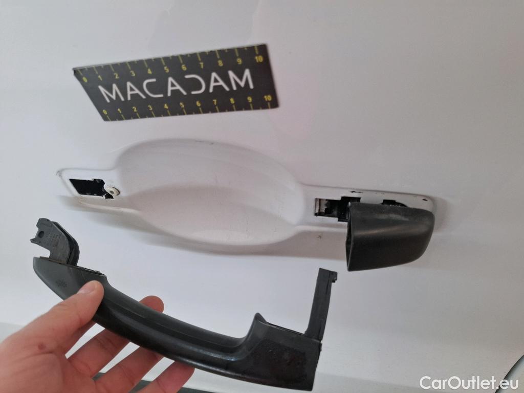  Renault  Trafic  III Fourgon L2H1 3T Confort 2.0 dCi 130CV BVM6 E6d #66