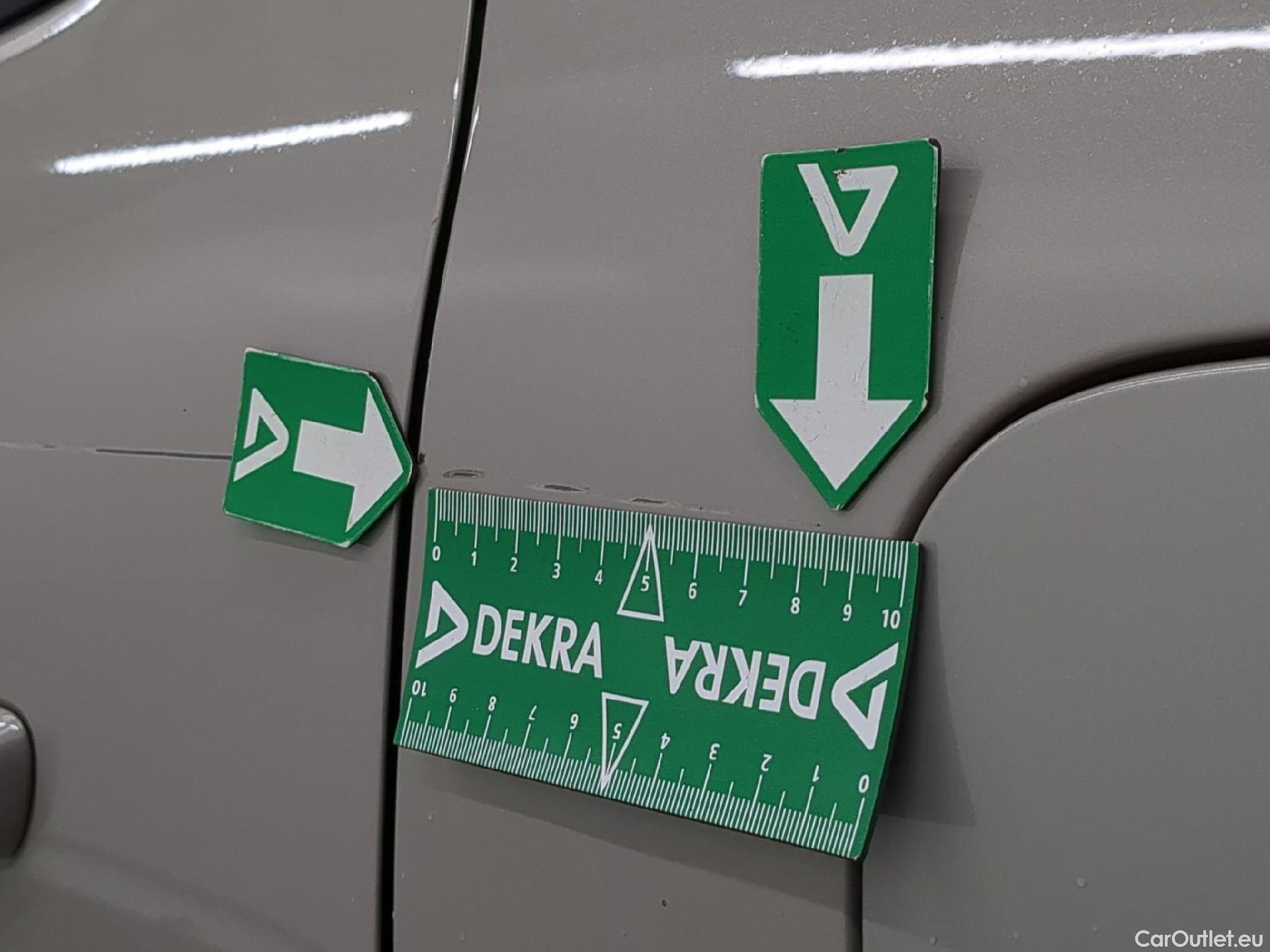  Citroen  C3  Feel Pack 1.2 PureTech 80CV BVM5 E6d #19