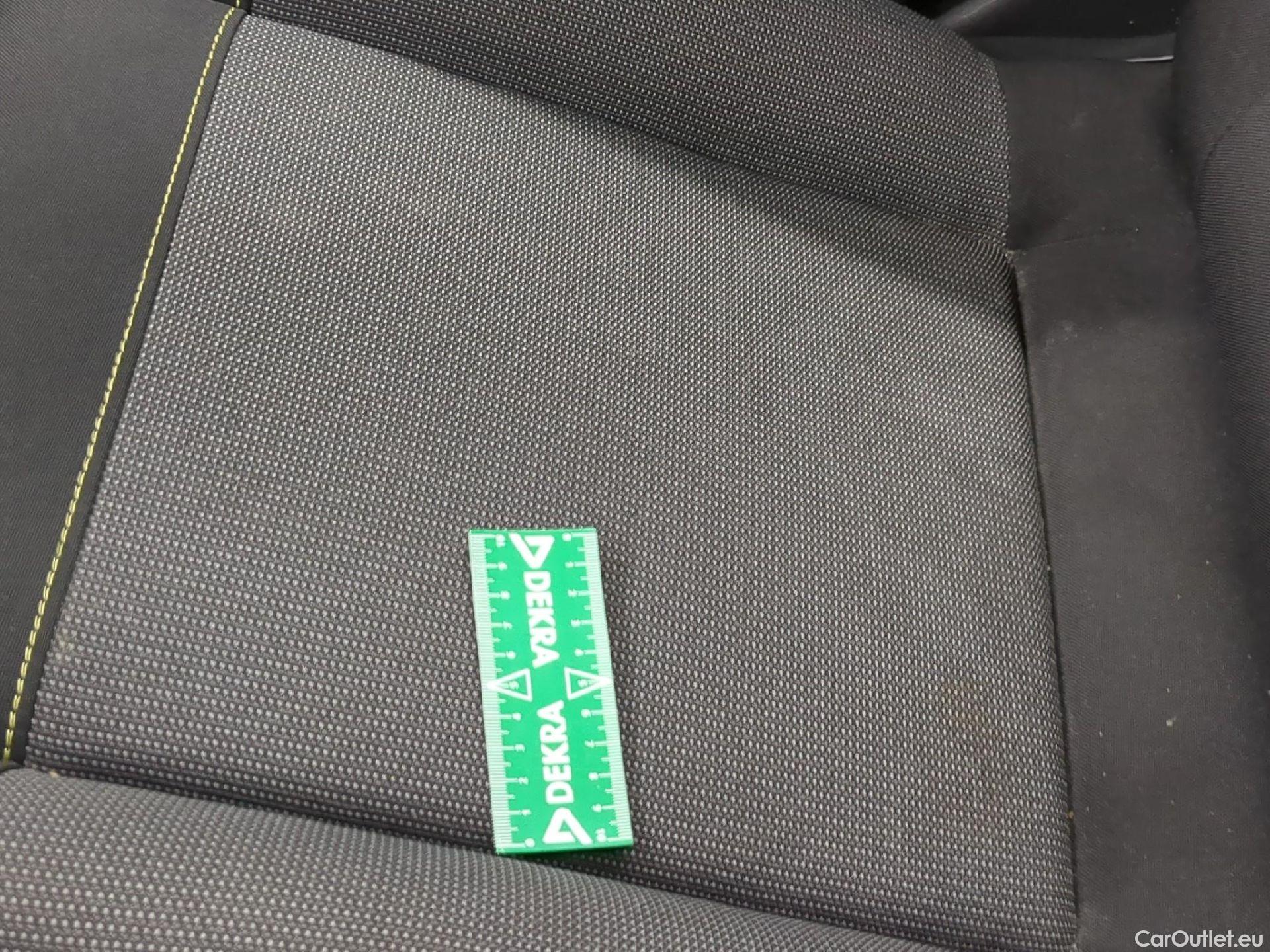  Citroen  C3  Feel Pack 1.2 PureTech 80CV BVM5 E6d #7