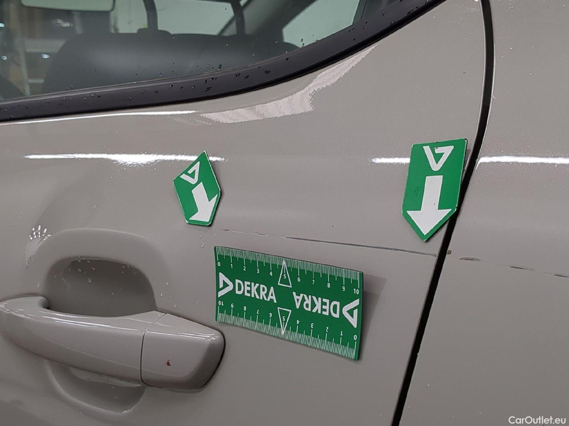  Citroen  C3  Feel Pack 1.2 PureTech 80CV BVM5 E6d #15