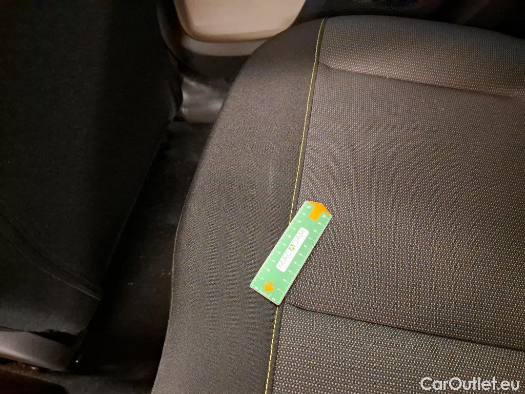  Citroen  C3  Shine 1.2 PureTech 80CV BVM5 6E #8