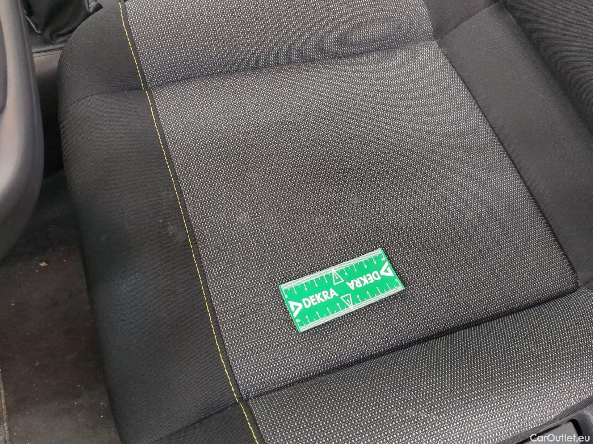  Citroen  C3  Feel Pack 1.2 PureTech 80CV BVM5 E6d #2