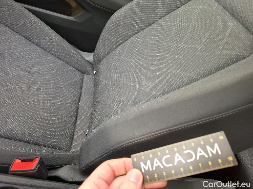  Volkswagen  Golf  VOLKSWAGEN / 2020 / 5P / Berline 2.0 TDI SCR 115 BVM6 Life Busi 1st #24