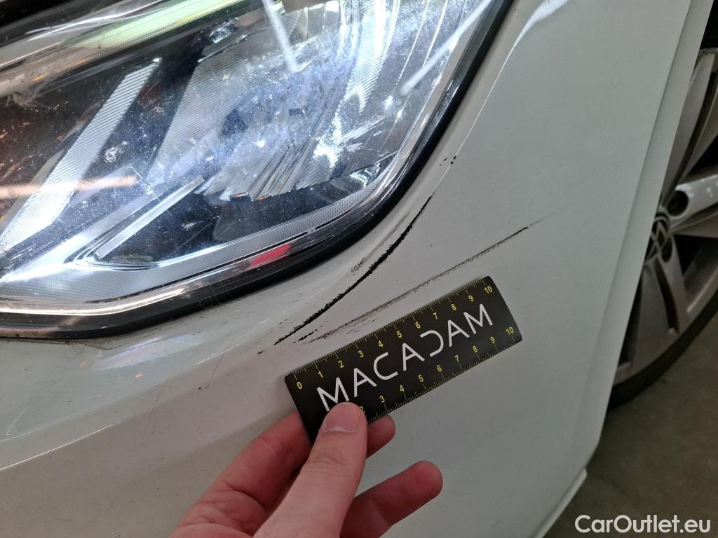  Volkswagen  Golf  VOLKSWAGEN / 2020 / 5P / Berline 2.0 TDI SCR 115 BVM6 Life Busi 1st #4