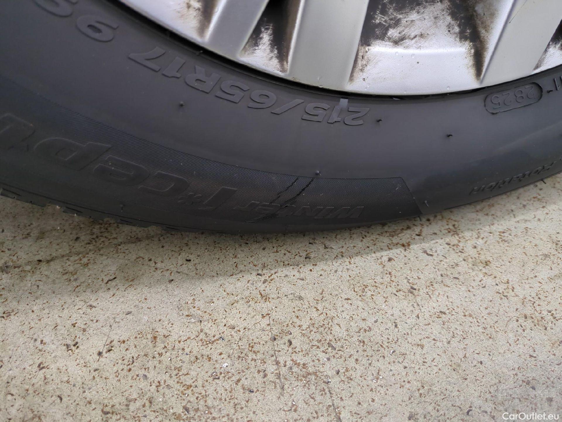  Volkswagen  Tiguan VOLKSWAGEN  / 2020 / 5P / SUV 2.0 TDI 150 DSG7 Life Business #2