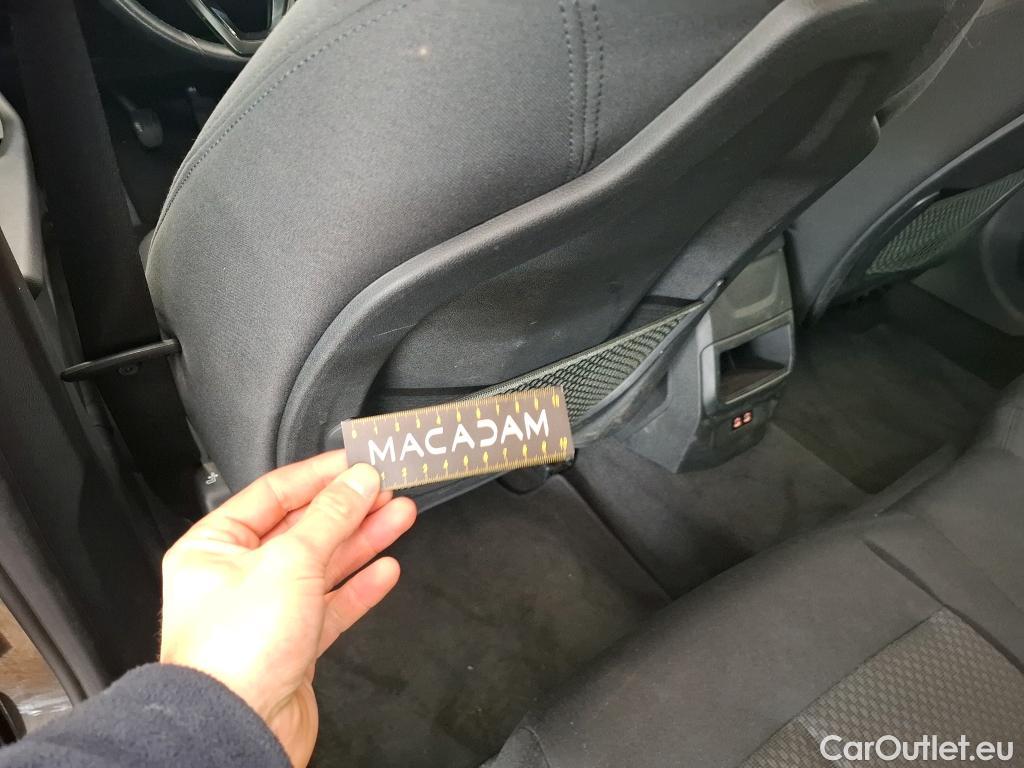  Bmw  Serie 1 Série 1 Berline 118 i Lounge 1.5 140CV BVM6 E6dT #17