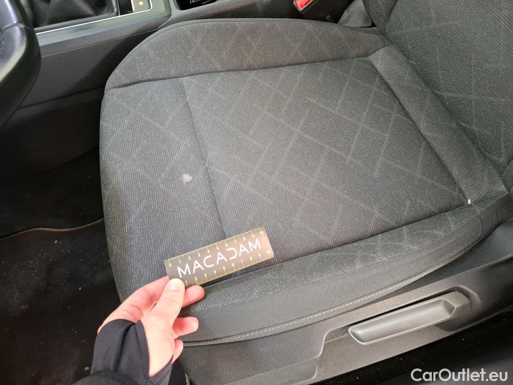  Volkswagen  Golf  VOLKSWAGEN / 2020 / 5P / Berline 2.0 TDI SCR 115 BVM6 Life Busi 1st #25