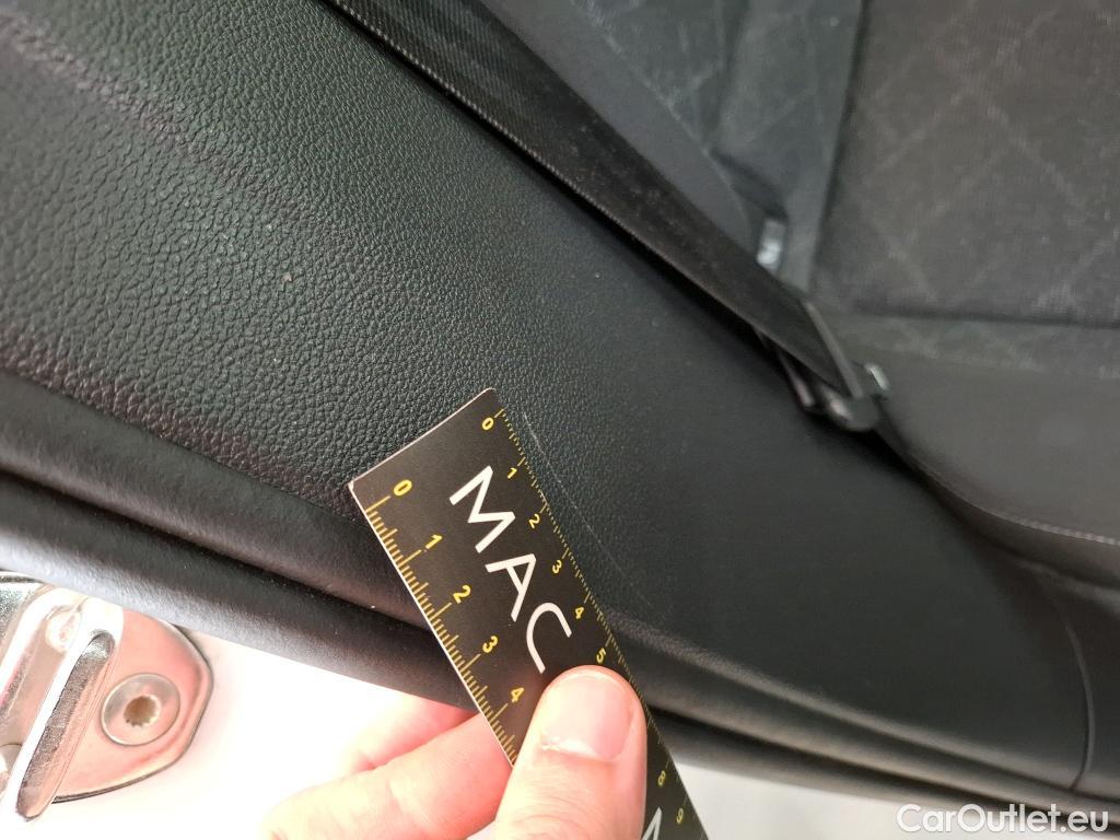  Volkswagen  Golf  VOLKSWAGEN / 2020 / 5P / Berline 2.0 TDI SCR 115 BVM6 Life Busi 1st #11