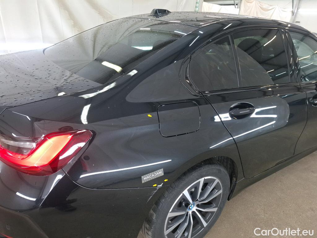  Bmw  Serie 3 BMW Série 3 Berline / 2022 / 4P / Berline 320e 204ch Business Design BVA8 Hybride #8