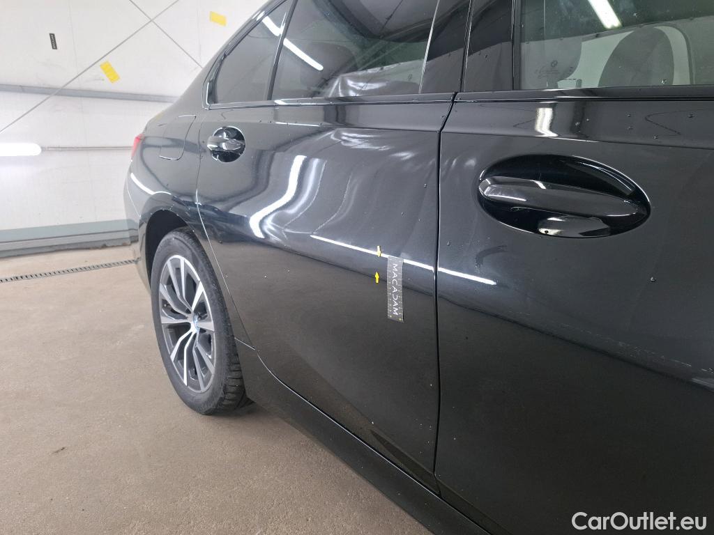  Bmw  Serie 3 BMW Série 3 Berline / 2022 / 4P / Berline 320e 204ch Business Design BVA8 Hybride #38