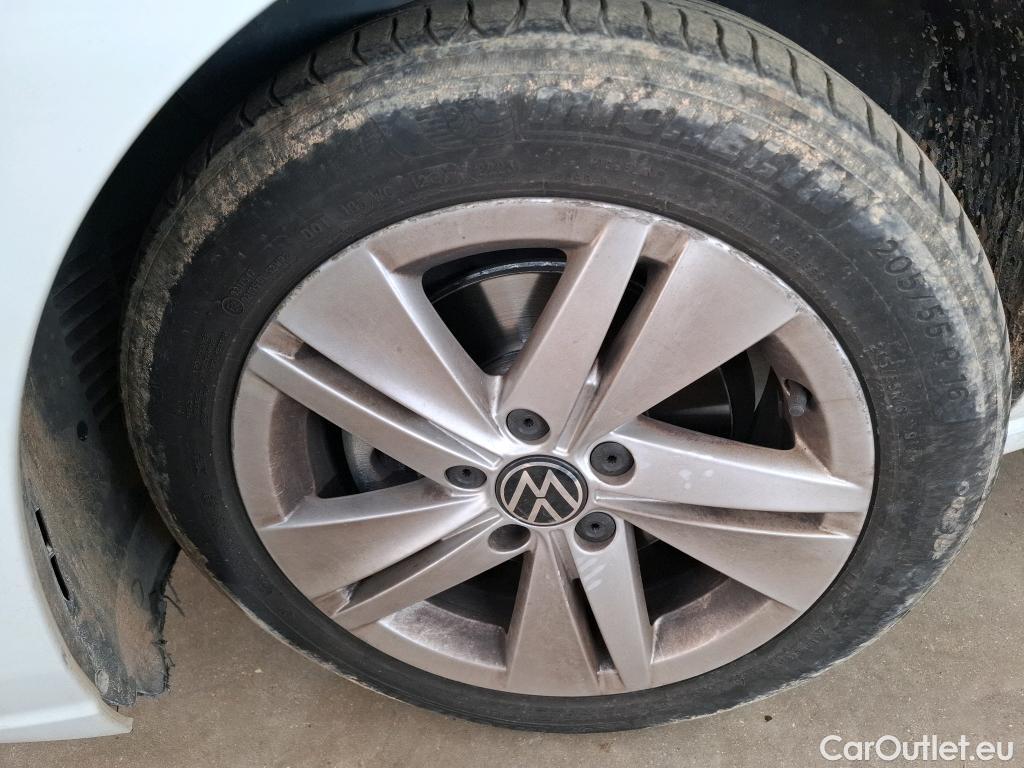  Volkswagen  Golf  VOLKSWAGEN / 2020 / 5P / Berline 2.0 TDI SCR 115 BVM6 Life Busi 1st #7