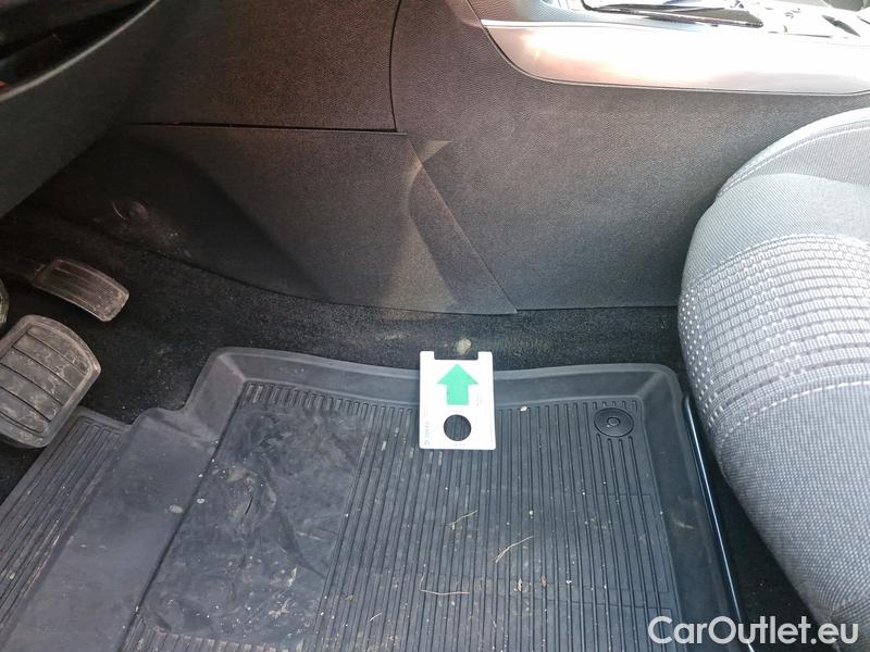  Peugeot  308 -SW  (P5) (2021)  SW 1.5 BHDi 130 ALL.P Aut #14