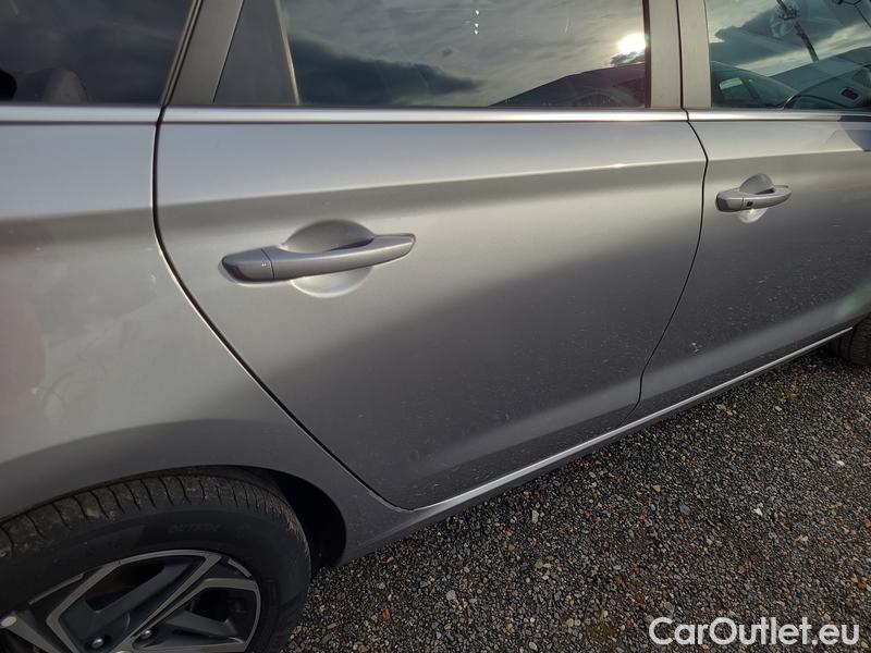  Hyundai  i30  (PD)(01.2017  ->)  kom.1.5T-GDI Smart AT 5d #13