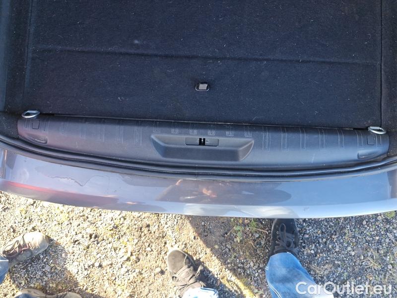  Peugeot  308 -SW  (P5) (2021)  SW 1.5 BHDi 130 ALL.P Aut #18