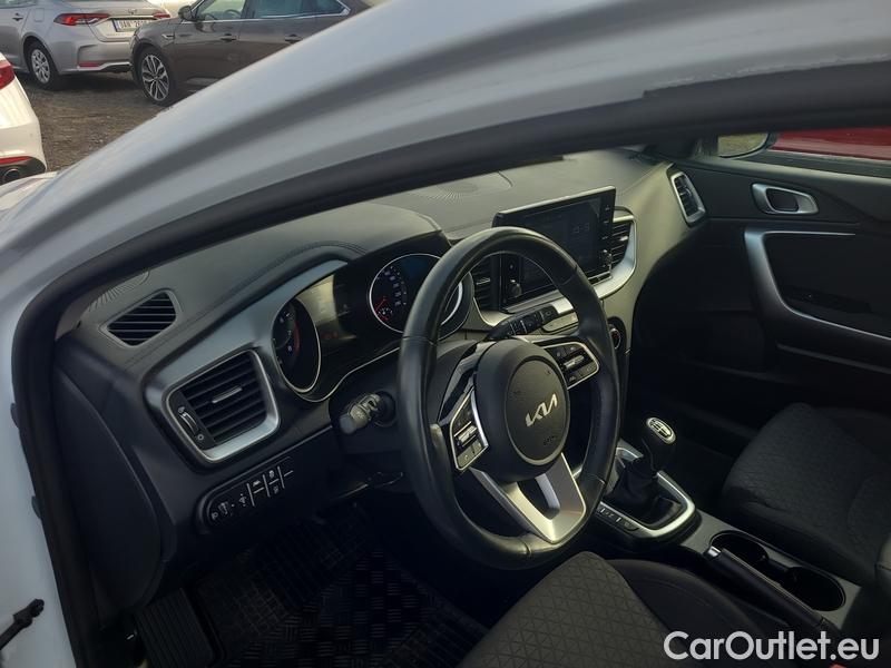  KIA  Cee'd Ceed Sportswagon (2018->) Ceed SW 1.5 T-GDI 118 Spin 5d #7